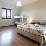 Pet Friendly In *