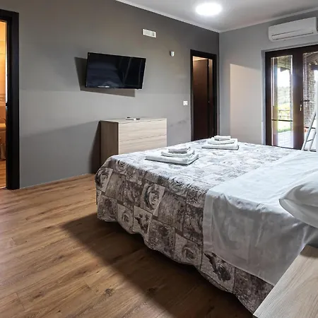 Gorgeous Home In Torchiara
